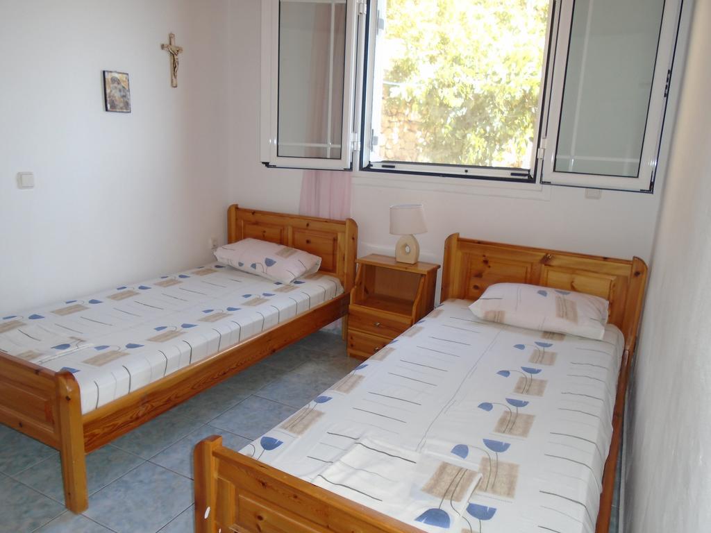 Giota & Antonia Apartments Koróni Habitación foto